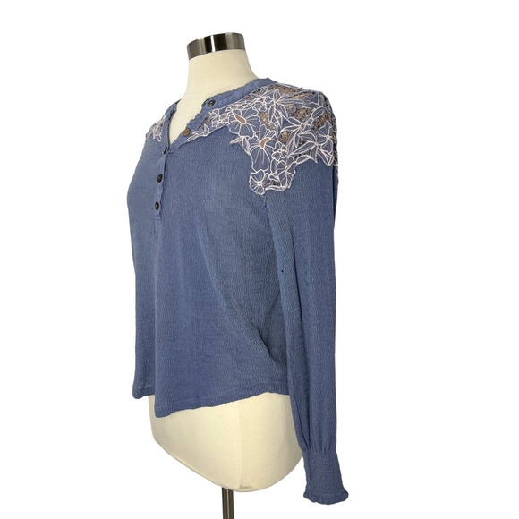FREE PEOPLE Blue Floral Top SZ LG - Picture 4 of 10
